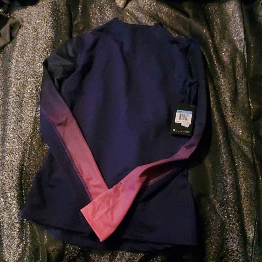 Women's Nike Hyperwarm shirt